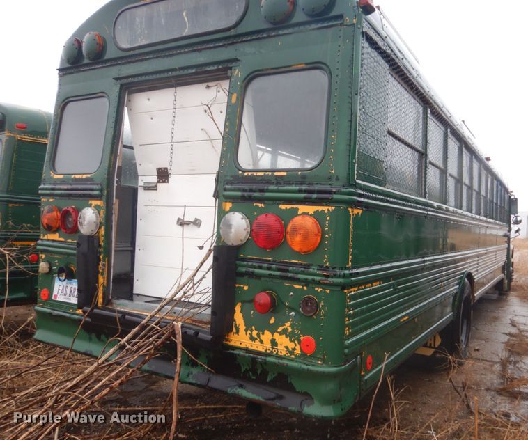 image for item FX9002 2000 International 3800  school bus