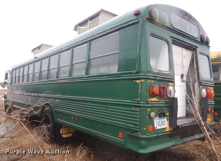 image for item FX9002 2000 International 3800  school bus