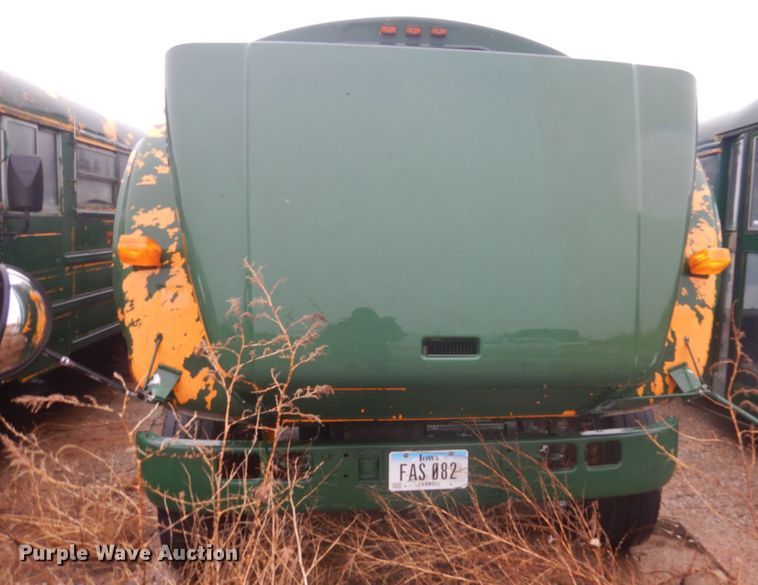 image for item FX9002 2000 International 3800  school bus