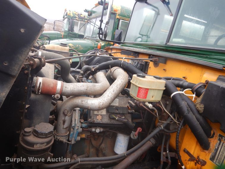 image for item FX9002 2000 International 3800  school bus