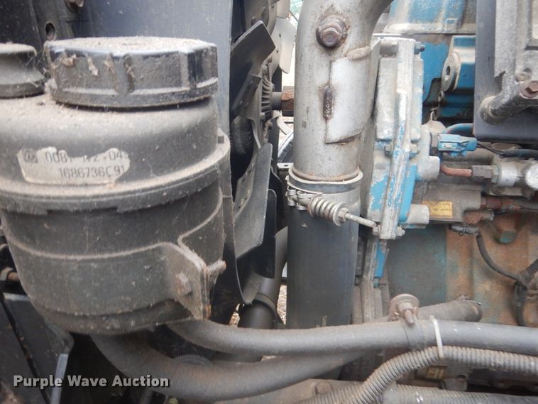 image for item FX9002 2000 International 3800  school bus