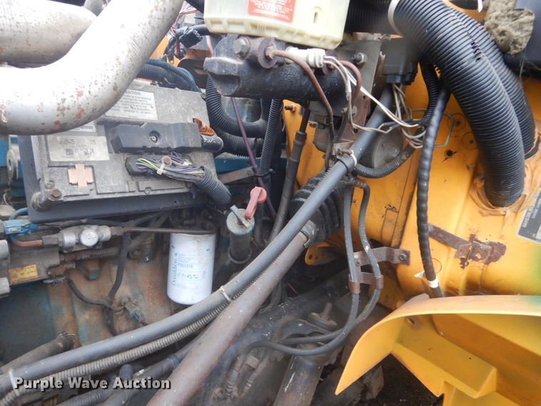 image for item FX9002 2000 International 3800  school bus