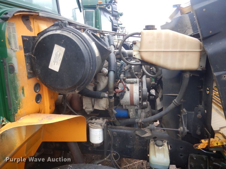 image for item FX9002 2000 International 3800  school bus