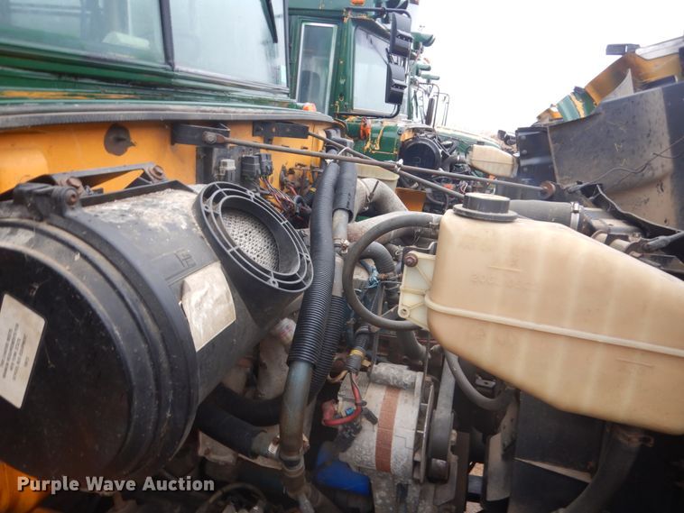 image for item FX9002 2000 International 3800  school bus