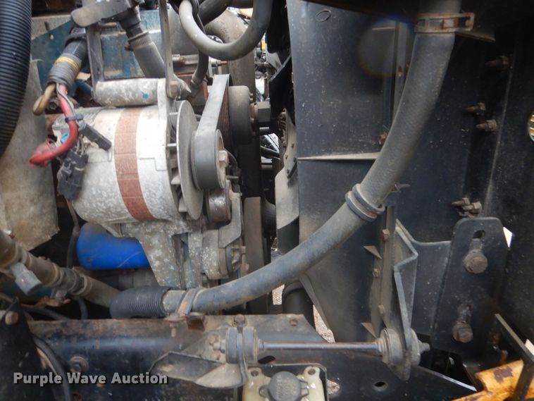 image for item FX9002 2000 International 3800  school bus