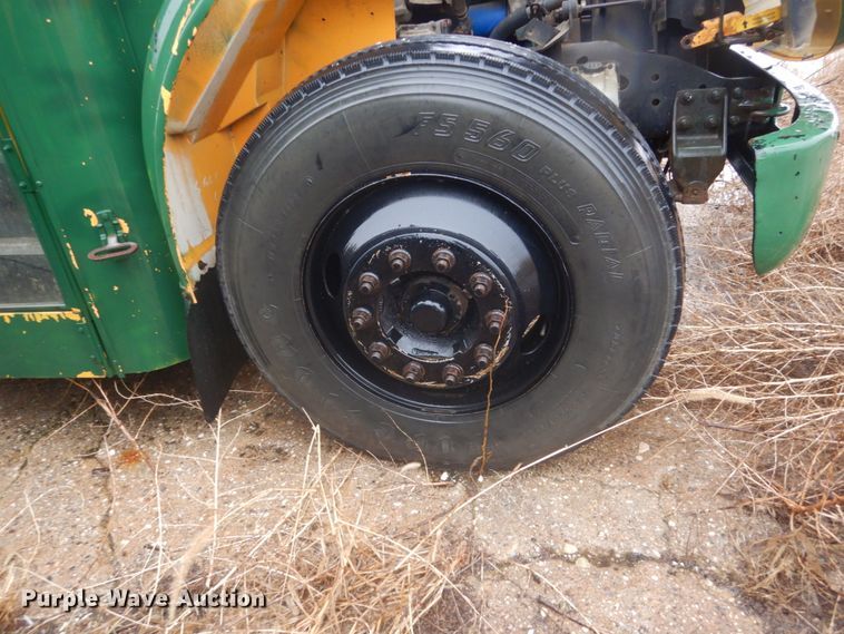 image for item FX9002 2000 International 3800  school bus