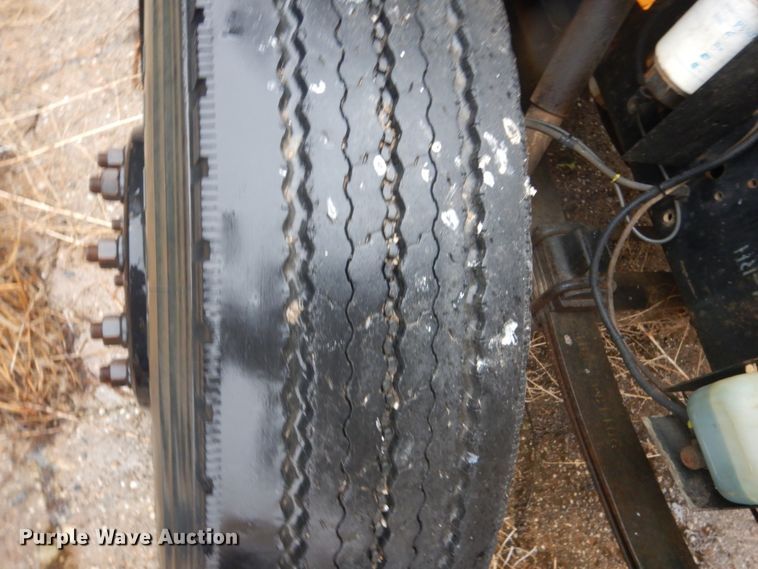 image for item FX9002 2000 International 3800  school bus