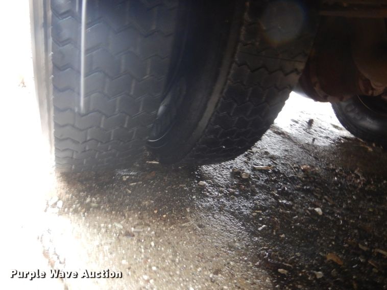 image for item FX9002 2000 International 3800  school bus