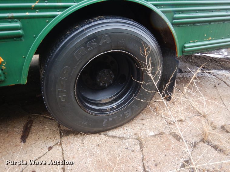 image for item FX9002 2000 International 3800  school bus