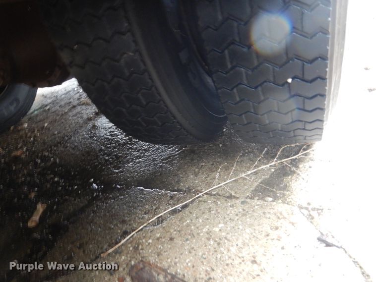 image for item FX9002 2000 International 3800  school bus