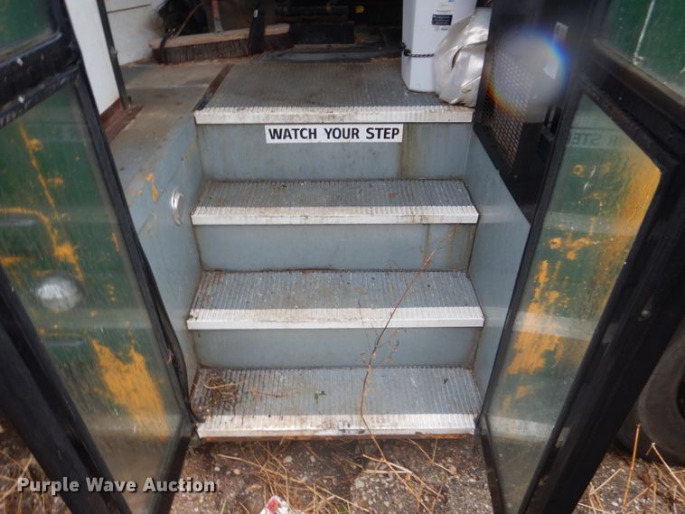 image for item FX9003 2004 International CE  bus