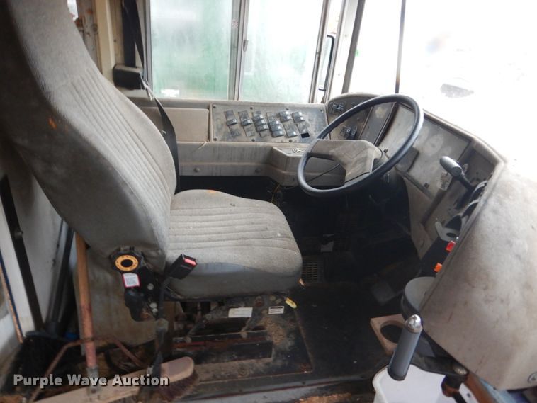 image for item FX9003 2004 International CE  bus