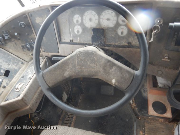 image for item FX9003 2004 International CE  bus