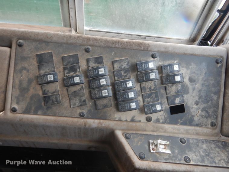 image for item FX9003 2004 International CE  bus