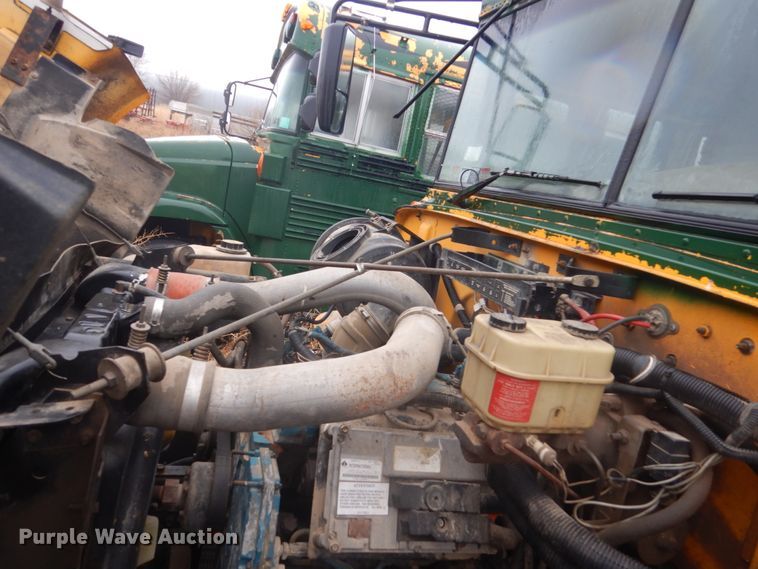 image for item FX9003 2004 International CE  bus