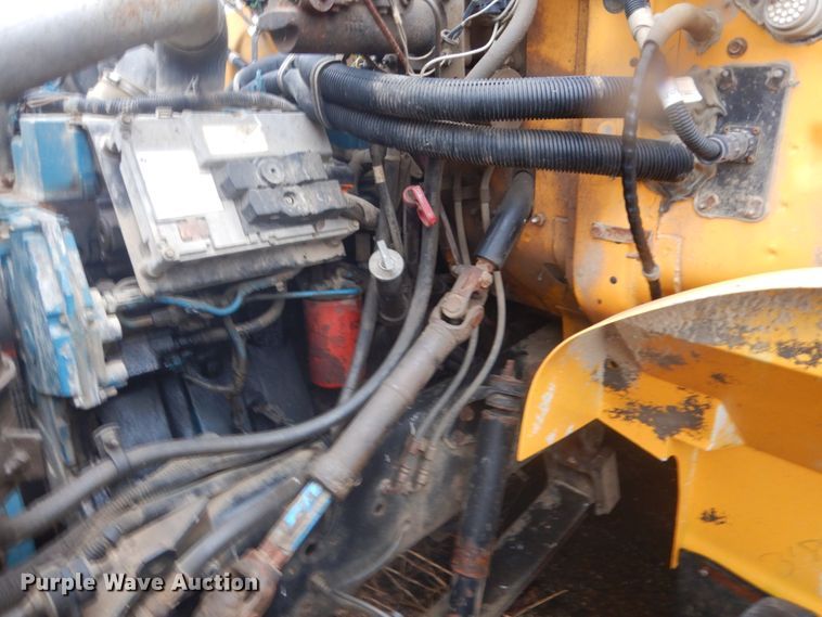 image for item FX9003 2004 International CE  bus