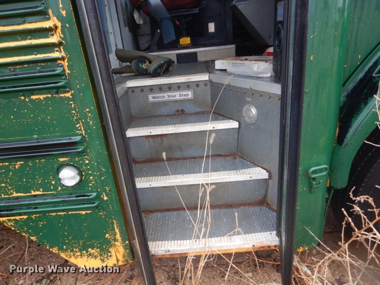 image for item FX9004 1999 Freightliner FS65  school bus