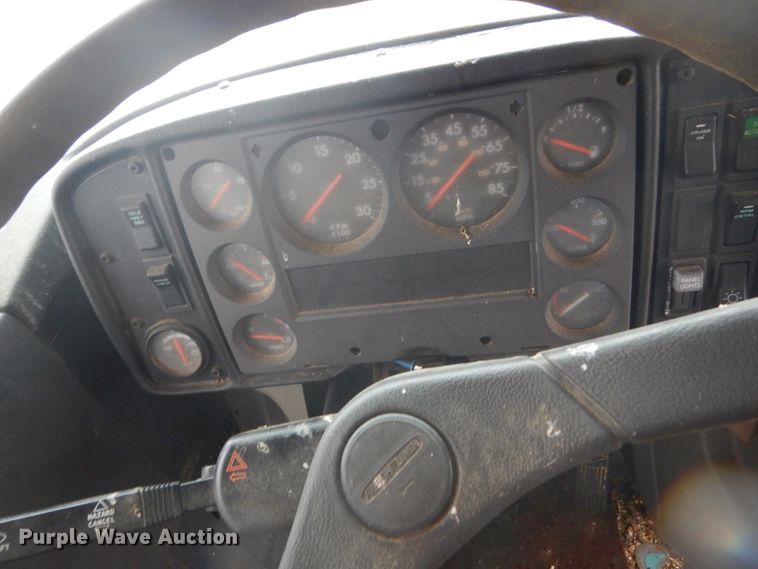 image for item FX9004 1999 Freightliner FS65  school bus