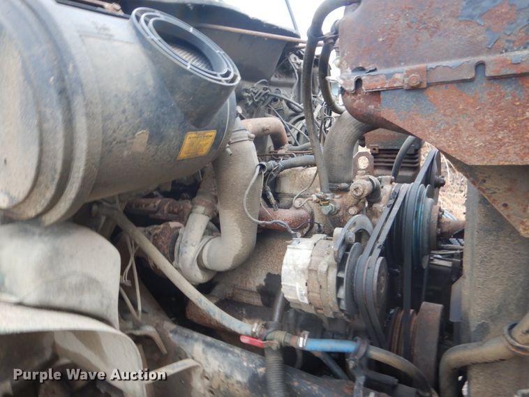 image for item FX9005 1992 International 4900  refuse truck