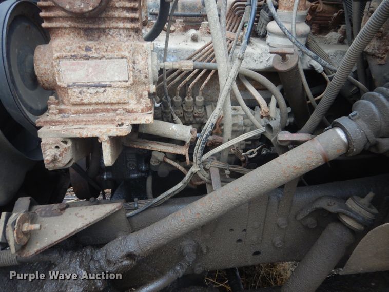 image for item FX9005 1992 International 4900  refuse truck