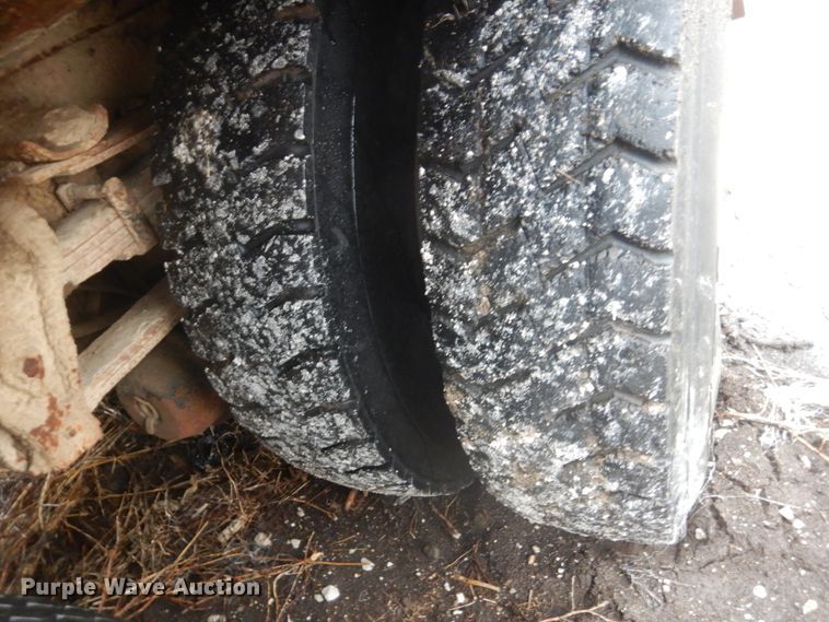 image for item FX9005 1992 International 4900  refuse truck