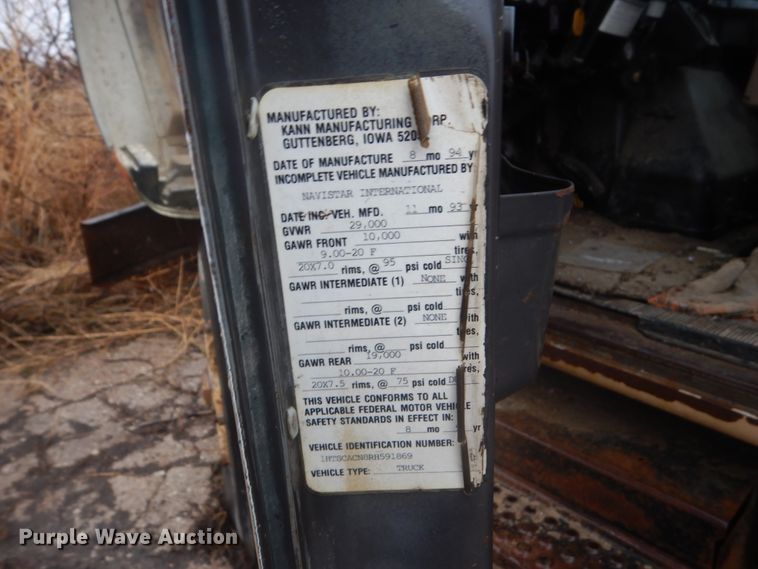 image for item FX9005 1992 International 4900  refuse truck