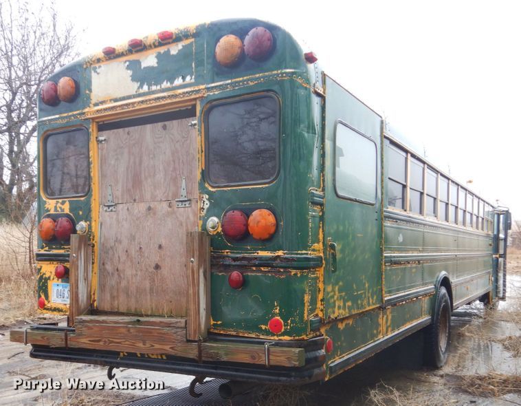 image for item FX9006 1997 International 3800  school bus