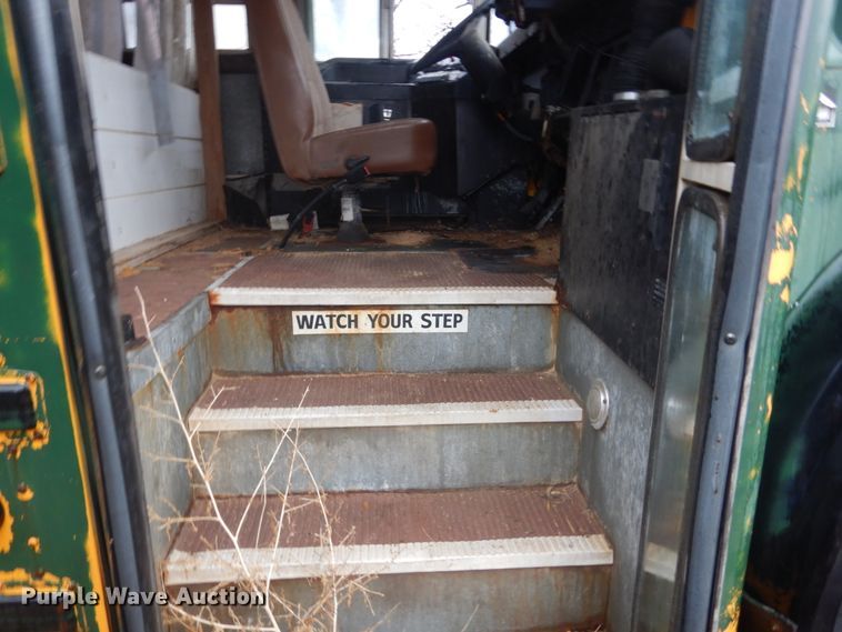 image for item FX9006 1997 International 3800  school bus