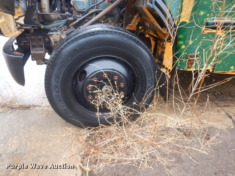 image for item FX9006 1997 International 3800  school bus