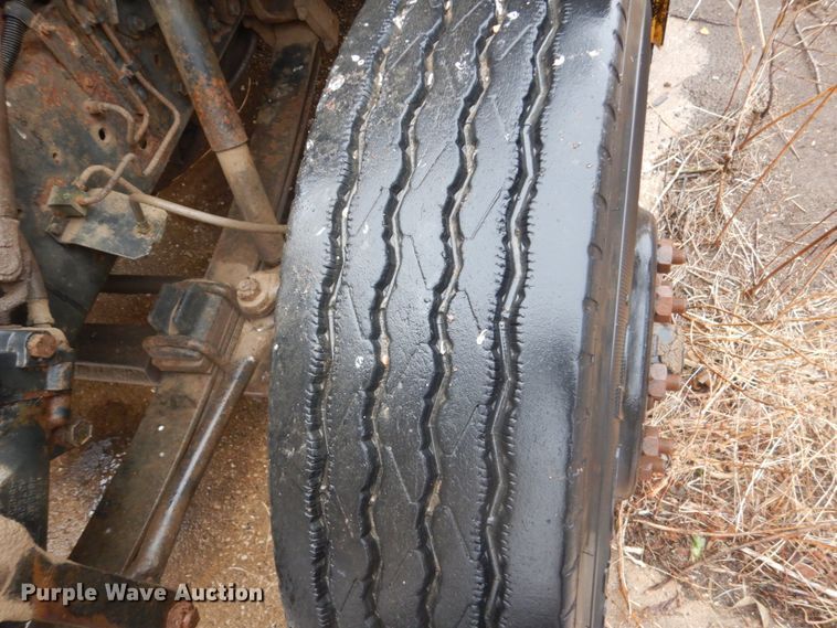 image for item FX9006 1997 International 3800  school bus