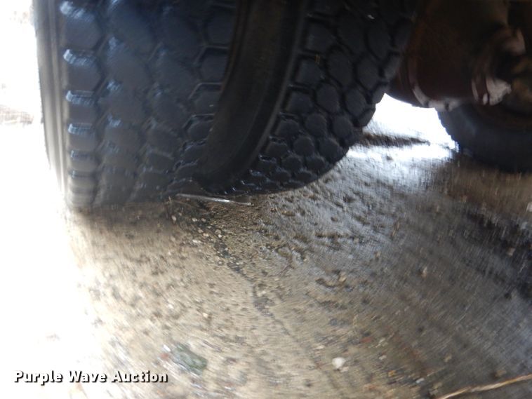 image for item FX9006 1997 International 3800  school bus