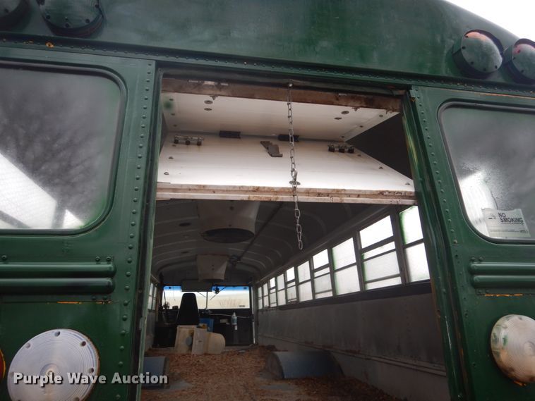 image for item FX9007 1999 International 3800  school bus