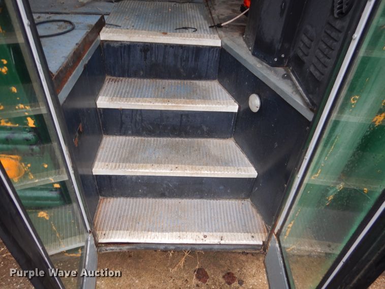 image for item FX9007 1999 International 3800  school bus