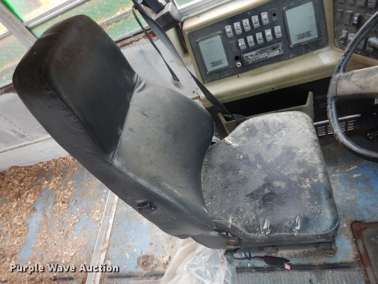 image for item FX9007 1999 International 3800  school bus