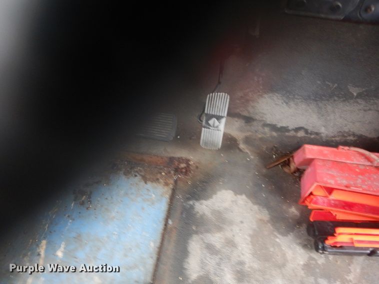 image for item FX9007 1999 International 3800  school bus