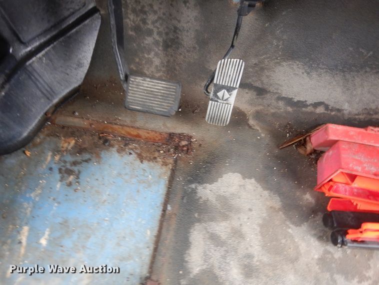 image for item FX9007 1999 International 3800  school bus