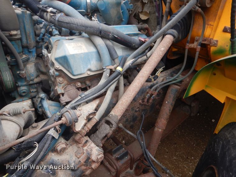 image for item FX9007 1999 International 3800  school bus