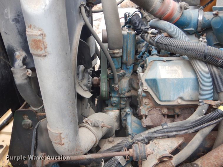 image for item FX9007 1999 International 3800  school bus