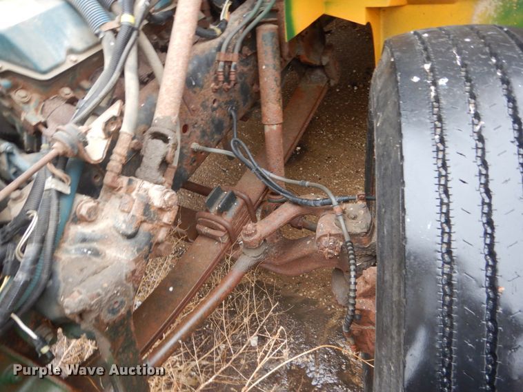 image for item FX9007 1999 International 3800  school bus