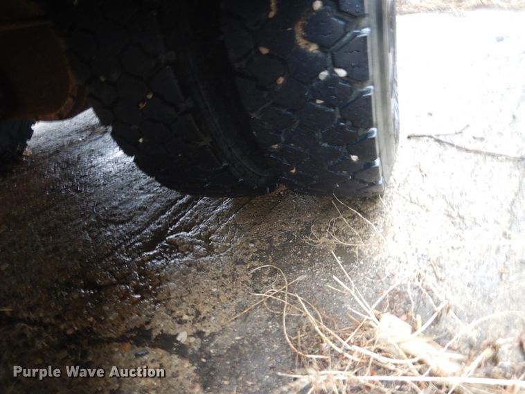 image for item FX9007 1999 International 3800  school bus