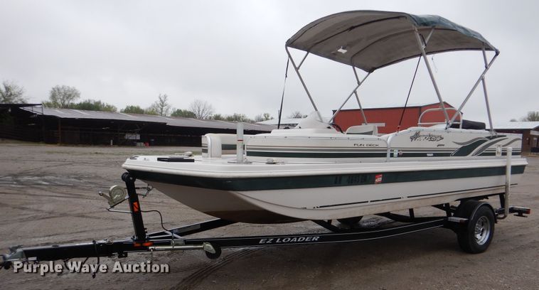 image for item GF9144 2002 Godfrey Hurricane boat