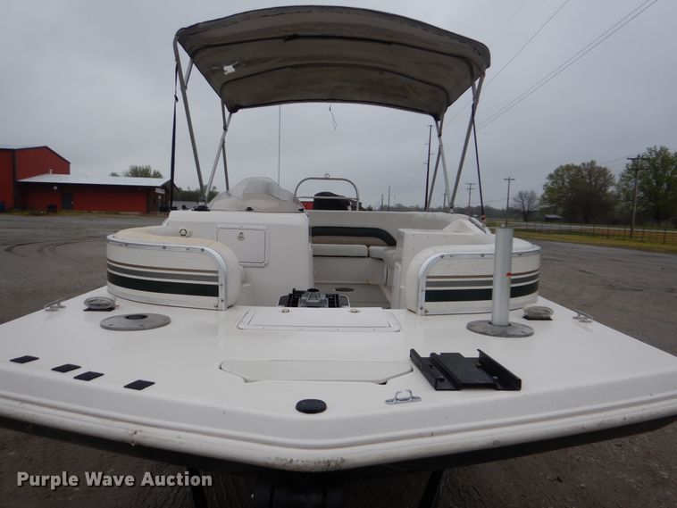 image for item GF9144 2002 Godfrey Hurricane boat