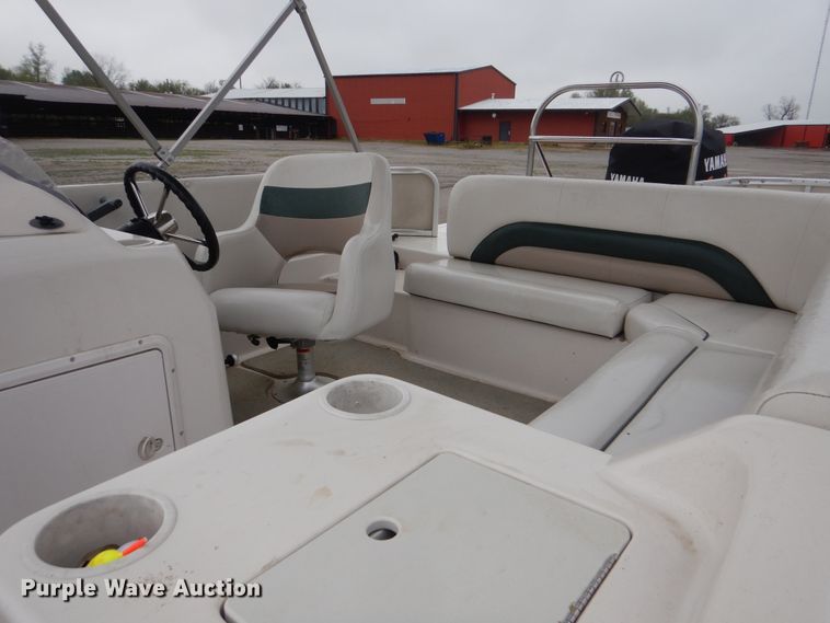 image for item GF9144 2002 Godfrey Hurricane boat