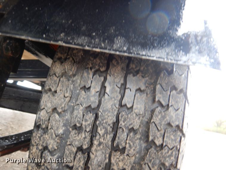 image for item GF9144 2002 Godfrey Hurricane boat