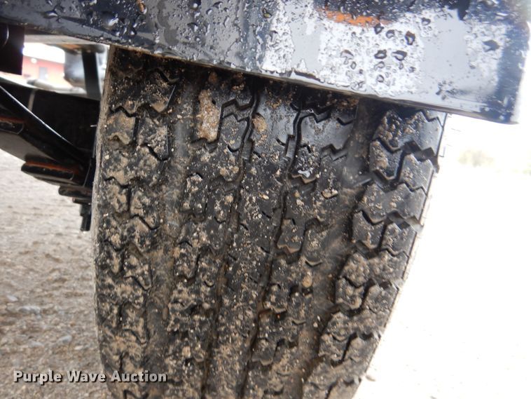 image for item GF9144 2002 Godfrey Hurricane boat