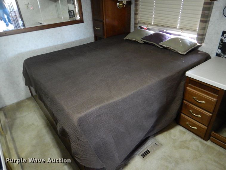 image for item GF9233 2002 Georgie Boy Cruise Air XL  rv