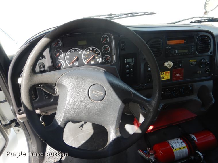 image for item GF9240 2008 Freightliner Business Class M2  flatbed truck