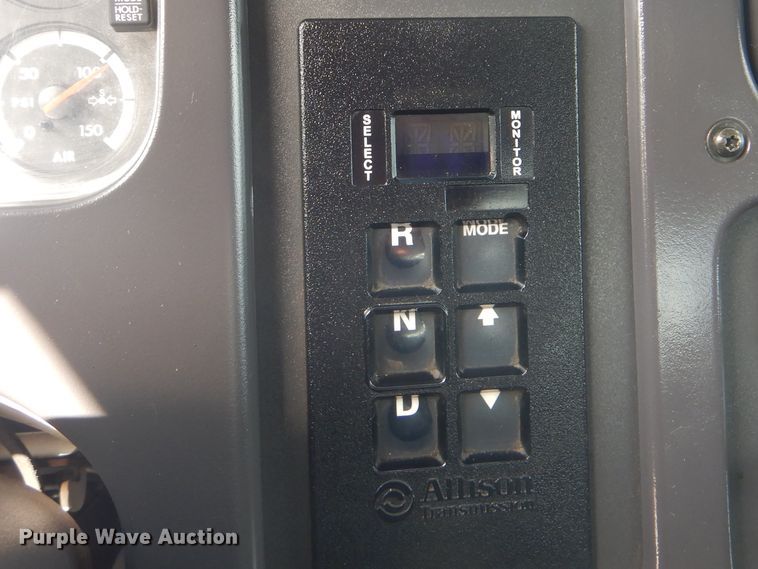 image for item GF9240 2008 Freightliner Business Class M2  flatbed truck