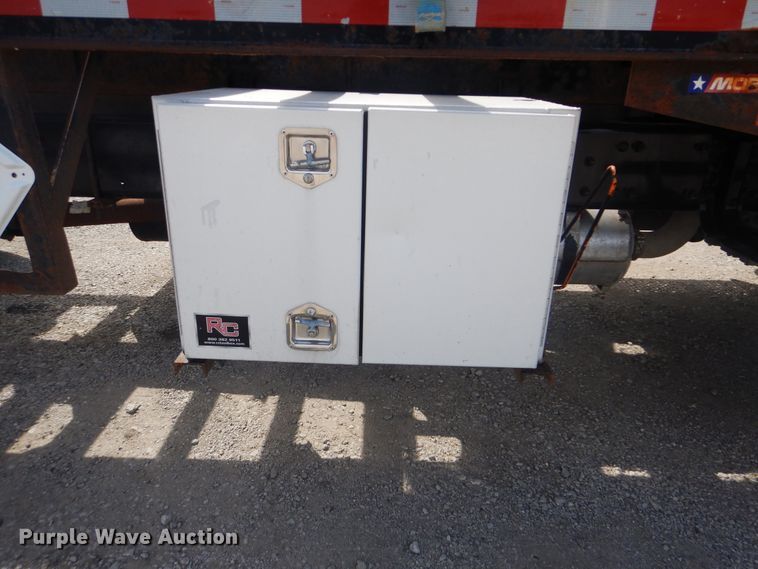 image for item GF9240 2008 Freightliner Business Class M2  flatbed truck