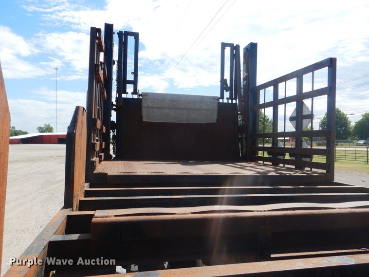 image for item GF9240 2008 Freightliner Business Class M2  flatbed truck